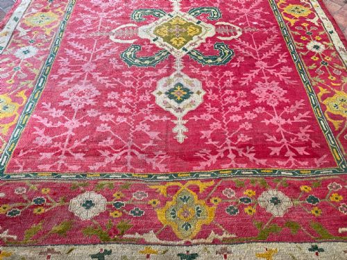 ANTIQUE USHAK CARPET - ADDITIONAL PHOTO 2