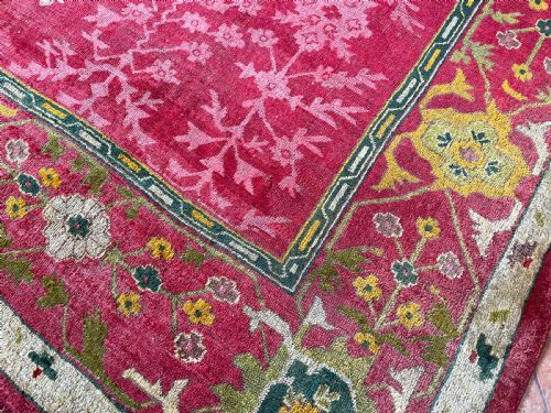 ANTIQUE USHAK CARPET - ADDITIONAL PHOTO 3