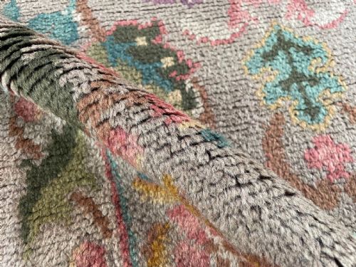 ANTIQUE DONEGAL RUG - ADDITIONAL PHOTO 1