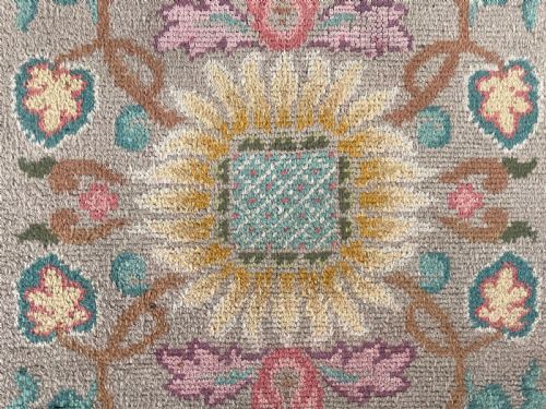 ANTIQUE DONEGAL RUG - ADDITIONAL PHOTO 6