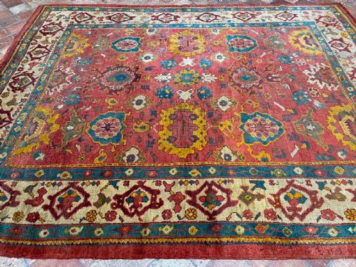 ANTIQUE USHAK CARPET - ADDITIONAL PHOTO 1