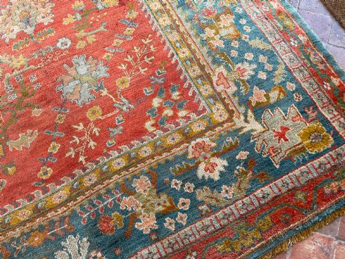 ANTIQUE USHAK CARPET - ADDITIONAL PHOTO 1