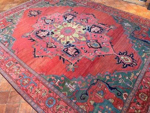 ANTIQUE SERAPI CARPET - ADDITIONAL PHOTO 3