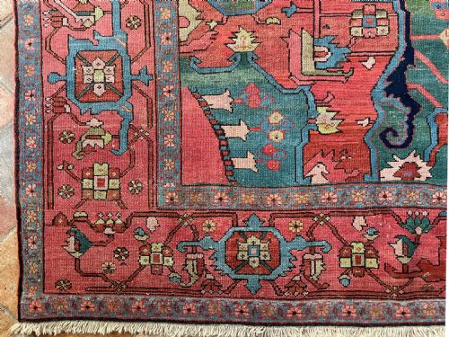 ANTIQUE SERAPI CARPET - ADDITIONAL PHOTO 4