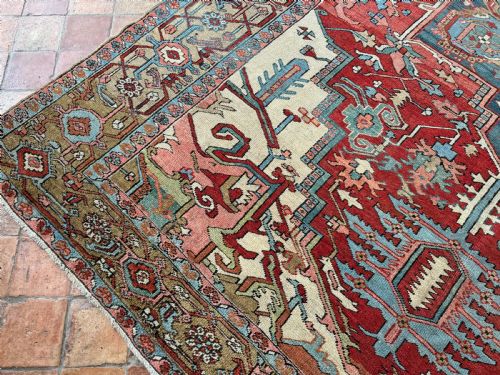 ANTIQUE SERAPI CARPET - ADDITIONAL PHOTO 3