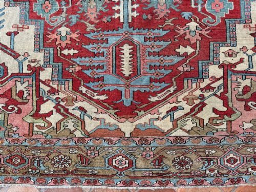 ANTIQUE SERAPI CARPET - ADDITIONAL PHOTO 5
