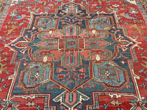 ANTIQUE SERAPI CARPET - ADDITIONAL PHOTO 6