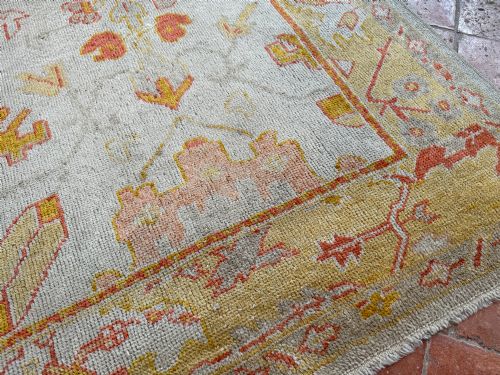 ANTIQUE USHAK RUG - ADDITIONAL PHOTO 4