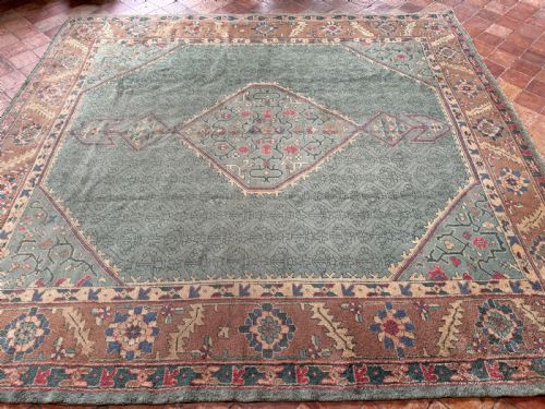 ANTIQUE USHAK CARPET - ADDITIONAL PHOTO 2