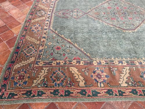 ANTIQUE USHAK CARPET - ADDITIONAL PHOTO 4