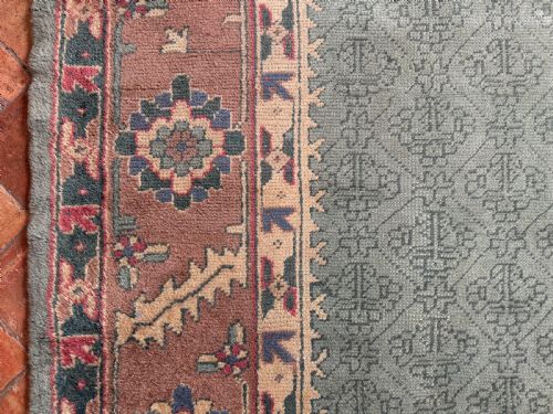ANTIQUE USHAK CARPET - ADDITIONAL PHOTO 5