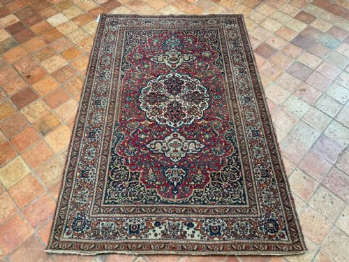ANTIQUE ISFAHAN RUG - ADDITIONAL PHOTO 1
