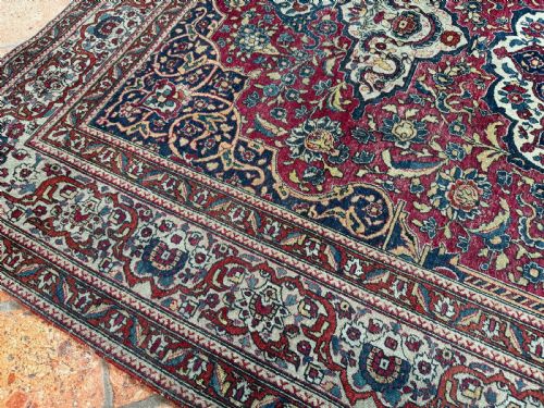 ANTIQUE ISFAHAN RUG - ADDITIONAL PHOTO 2