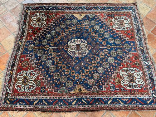 ANTIQUE SHIRAZ RUG - ADDITIONAL PHOTO 3
