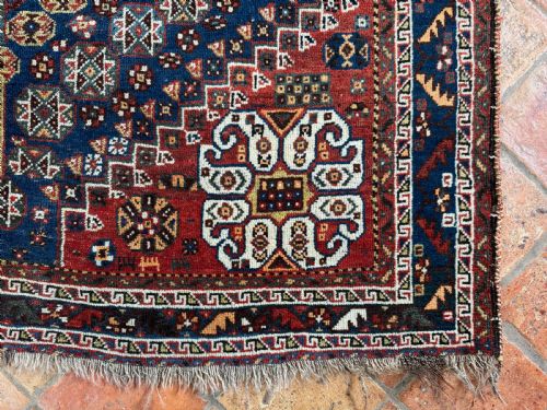 ANTIQUE SHIRAZ RUG - ADDITIONAL PHOTO 4