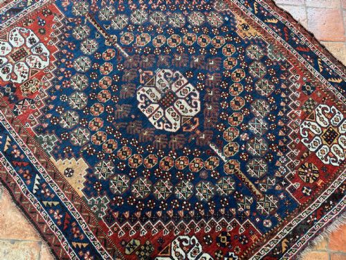 ANTIQUE SHIRAZ RUG - ADDITIONAL PHOTO 6