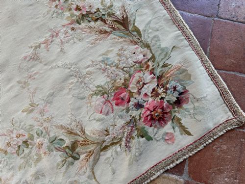 ANTIQUE AUBUSSON RUG - ADDITIONAL PHOTO 2