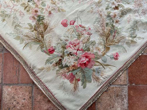 ANTIQUE AUBUSSON RUG - ADDITIONAL PHOTO 5