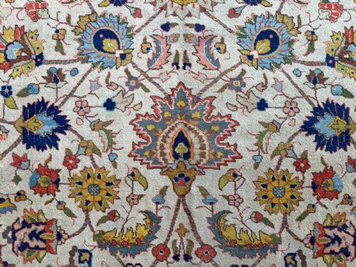 ANTIQUE TABRIZ CARPET - ADDITIONAL PHOTO 4