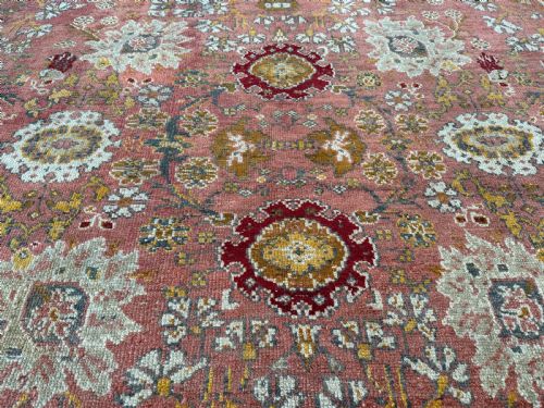 ANTIQUE USHAK CARPET - ADDITIONAL PHOTO 2