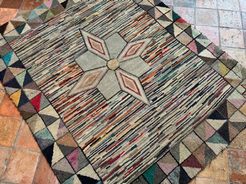 AMERICAN HOOKED RUG - ADDITIONAL PHOTO 2