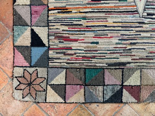 AMERICAN HOOKED RUG - ADDITIONAL PHOTO 3