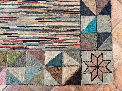 AMERICAN HOOKED RUG - ADDITIONAL PHOTO 4