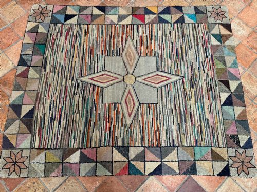 AMERICAN HOOKED RUG - ADDITIONAL PHOTO 12