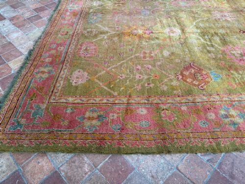 ANTIQUE USHAK CARPET - ADDITIONAL PHOTO 1