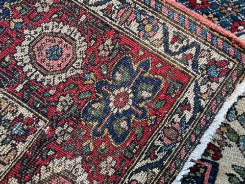 ANTIQUE BAKTIARI RUG - ADDITIONAL PHOTO 1