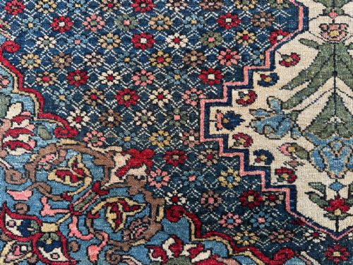 ANTIQUE BAKTIARI RUG - ADDITIONAL PHOTO 3