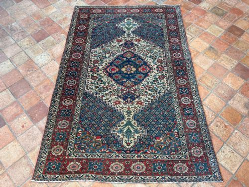 ANTIQUE BAKTIARI RUG - ADDITIONAL PHOTO 10