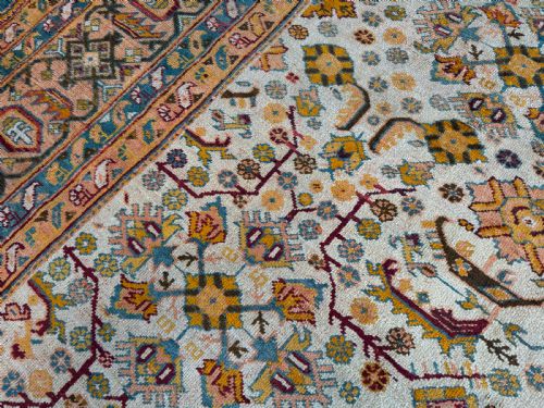 RARE SQUARE ANTIQUE USHAK CARPET - ADDITIONAL PHOTO 6
