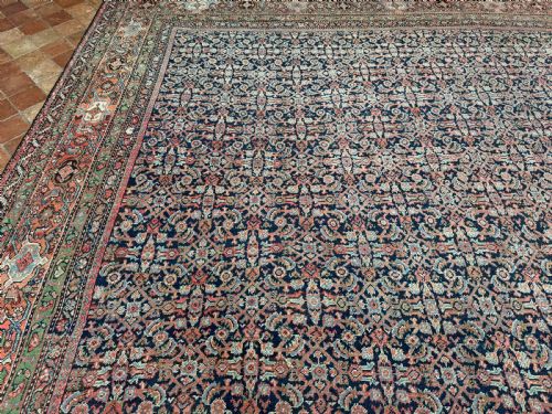 ANTIQUE FARAHAN CARPET - ADDITIONAL PHOTO 3