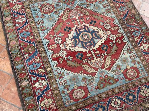 ANTIQUE HERIZ RUG - ADDITIONAL PHOTO 3