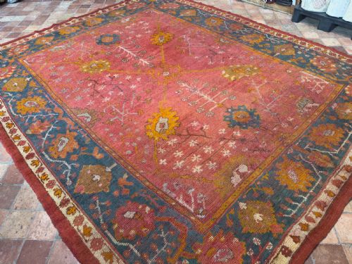 ANTIQUE USHAK CARPET - ADDITIONAL PHOTO 4
