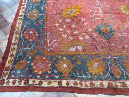ANTIQUE USHAK CARPET - ADDITIONAL PHOTO 5