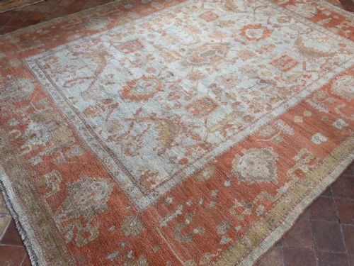 ANTIQUE USHAK CARPET - ADDITIONAL PHOTO 3