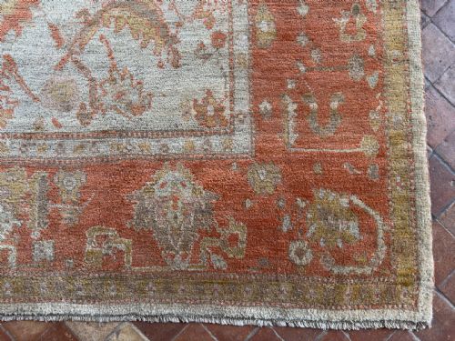 ANTIQUE USHAK CARPET - ADDITIONAL PHOTO 4