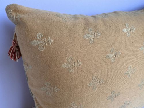 ANTIQUE AUBUSSON CUSHION - ADDITIONAL PHOTO 3