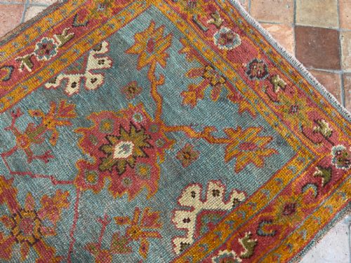 ANTIQUE USHAK RUG - ADDITIONAL PHOTO 4
