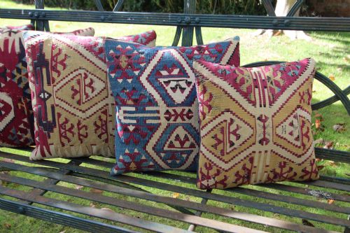 ANTIQUE KILIM CUSHION - ADDITIONAL PHOTO 9