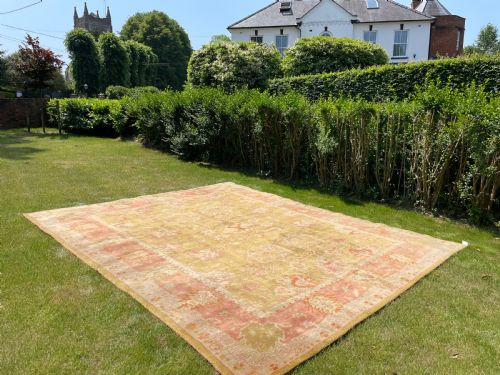 ANTIQUE USHAK CARPET - ADDITIONAL PHOTO 9