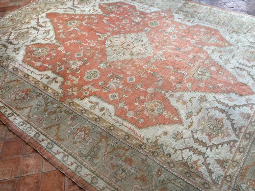 ANTIQUE USHAK CARPET - ADDITIONAL PHOTO 1