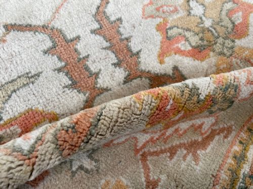ANTIQUE USHAK CARPET - ADDITIONAL PHOTO 3
