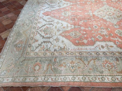 ANTIQUE USHAK CARPET - ADDITIONAL PHOTO 10