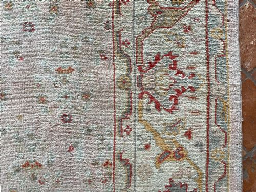 ANTIQUE USHAK CARPET - ADDITIONAL PHOTO 2