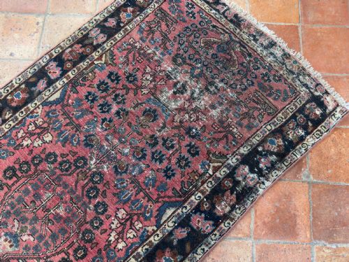 DISTRESSED ANTIQUE SAROUK RUNNER - ADDITIONAL PHOTO 8