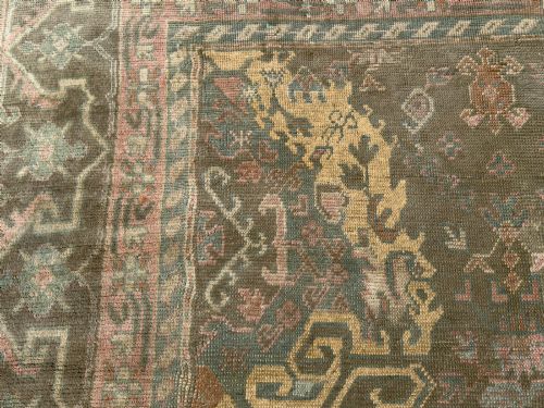 ANTIQUE USHAK CARPET - ADDITIONAL PHOTO 1