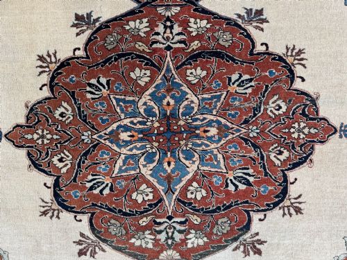 ANTIQUE TABRIZ CARPET - ADDITIONAL PHOTO 3